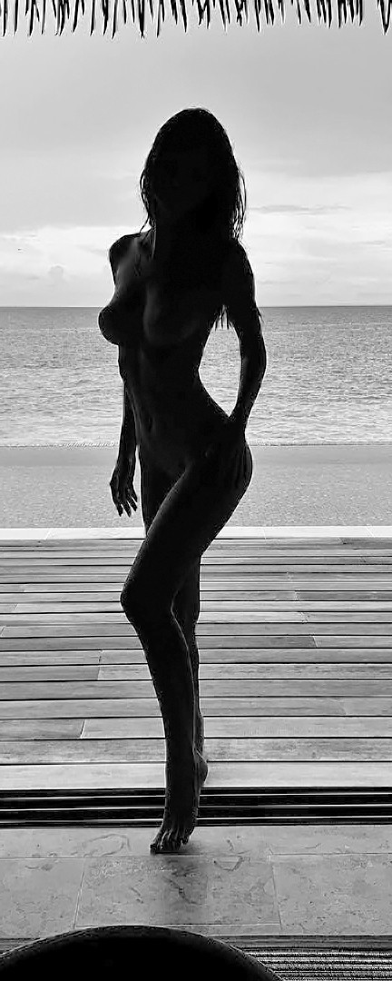 emily-ratajkowski-nude-thefappening-cfd-3 emily ratajkowski nude thefappening cfd 3