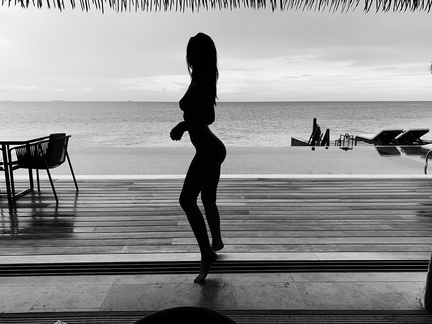 emily-ratajkowski-nude-thefappening-cfd-5 Emily Ratajkowski Nude In Vanity Fair Spain 2018