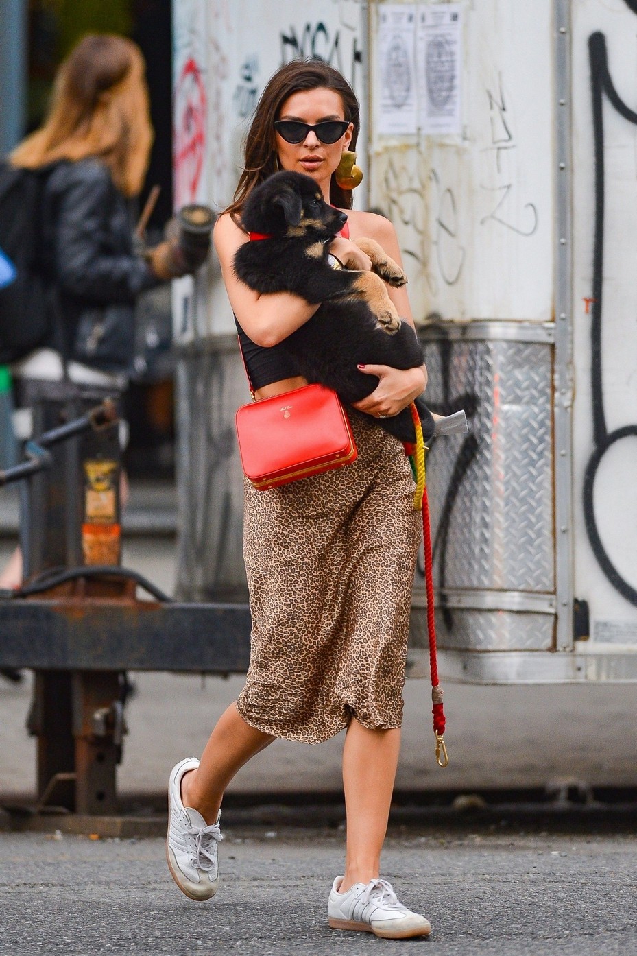 emily-ratajkowski-out-ny-with-dog-1 emily ratajkowski out ny with dog 1
