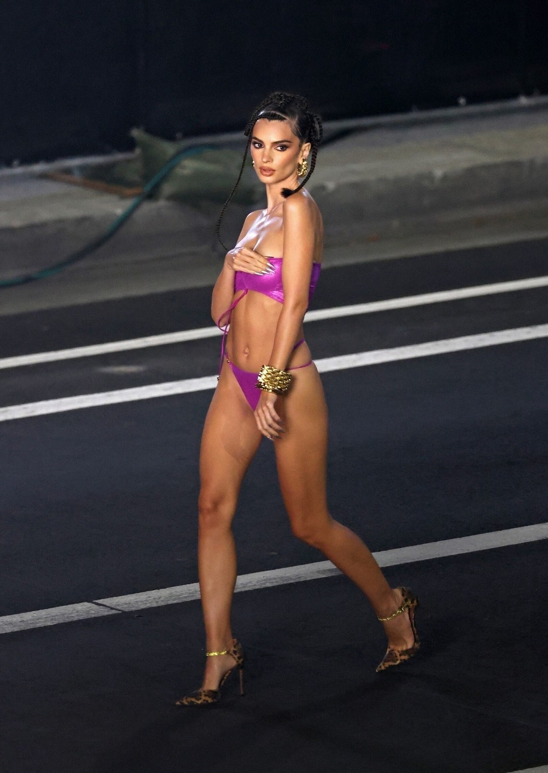 emily-ratajkowski-sexy-at-savage-x-fenty-thefappening-cfd-10 Emily Ratajkowski Hot