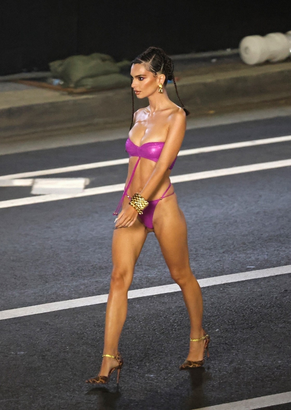 emily-ratajkowski-sexy-at-savage-x-fenty-thefappening-cfd-15 emily ratajkowski sexy at savage x fenty thefappening cfd 15