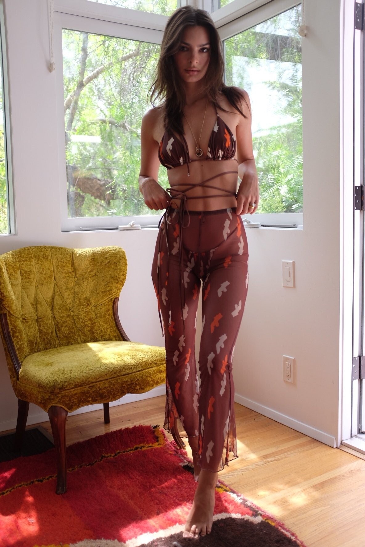 emily-ratajkowski-sexy-in-inamorata-collection-april-2020-thefappening-pro-44 emily ratajkowski sexy in inamorata collection april 2020 thefappening pro 44