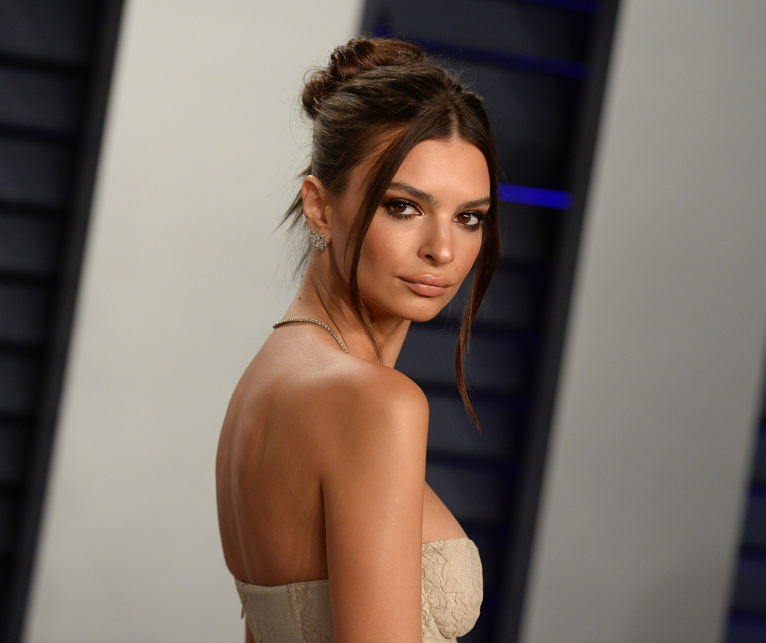emily-ratajkowski-sexy-oscar-party-22 emily ratajkowski sexy oscar party 22 scaled