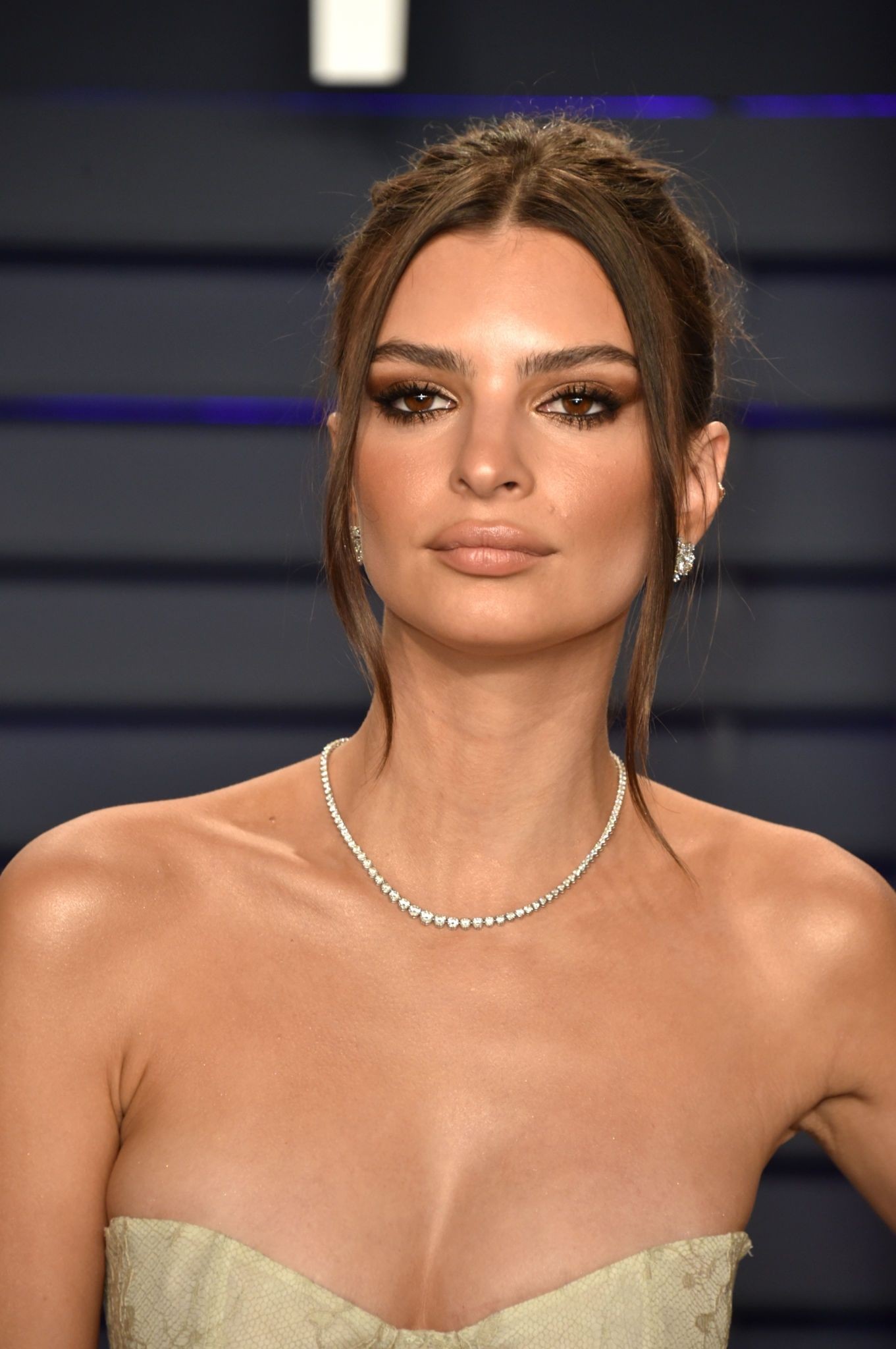 emily-ratajkowski-sexy-oscar-party-9 emily ratajkowski sexy oscar party 9