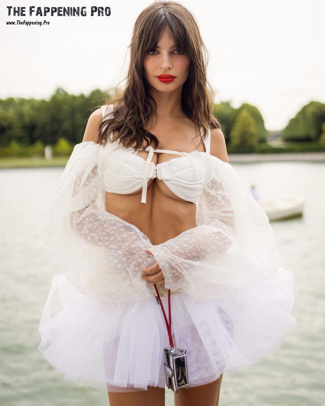 emily-ratajkowski-sexy-thefappening-cfd-19 emily ratajkowski sexy thefappening cfd 19