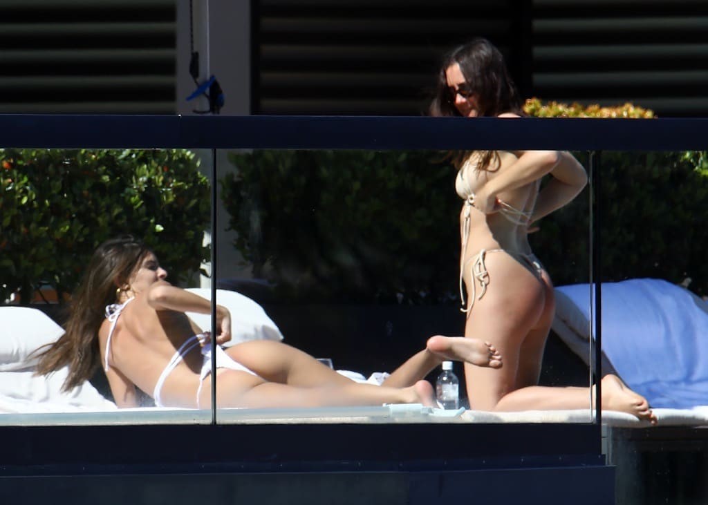 emily ratajkowski sexy white bikini 24