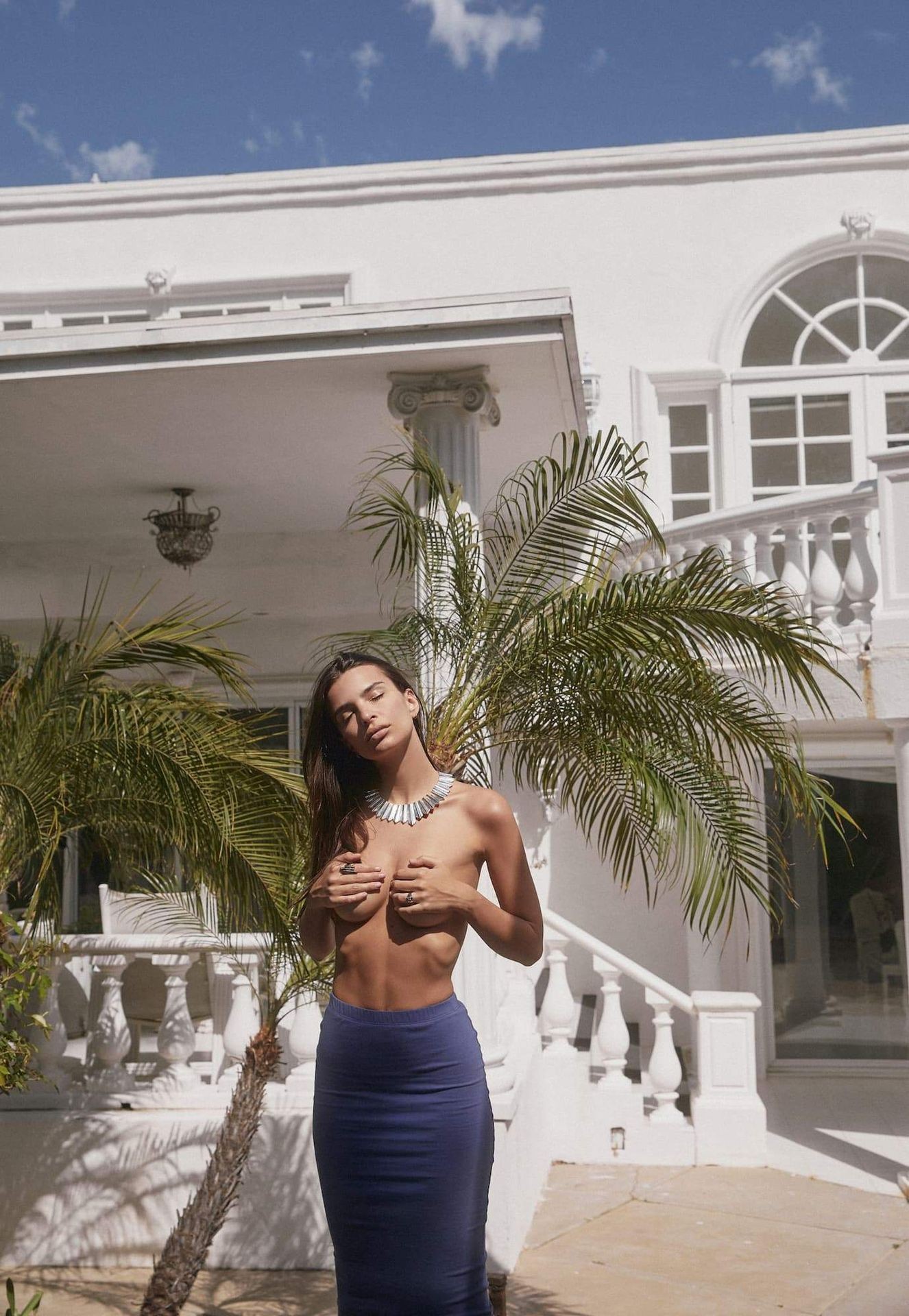 emily-ratajkowski-topless-1 emily ratajkowski topless 1