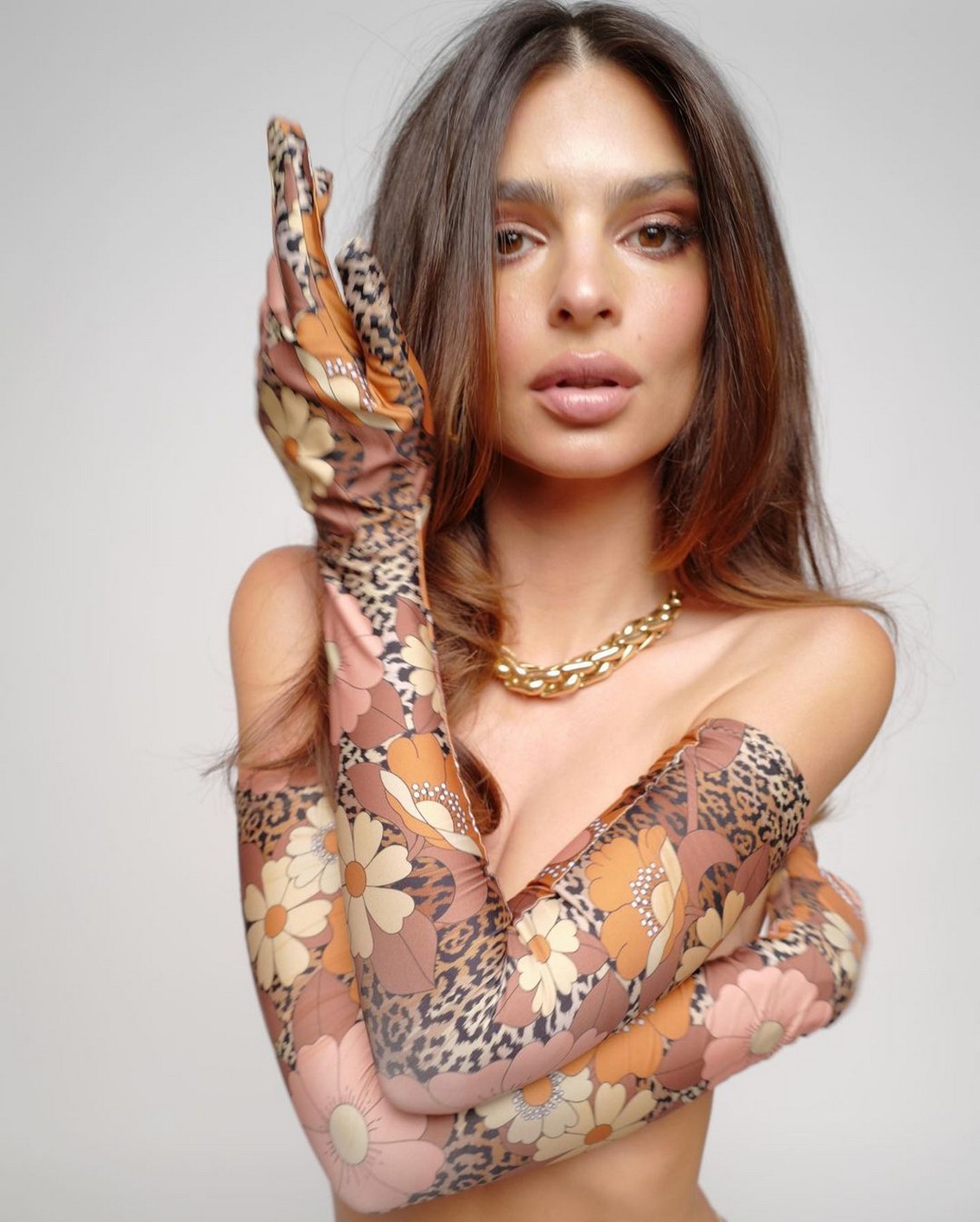 emily-ratajkowski-topless-in-swimming-gloves-thefappening-cfd-6 emily ratajkowski topless in swimming gloves thefappening cfd 6