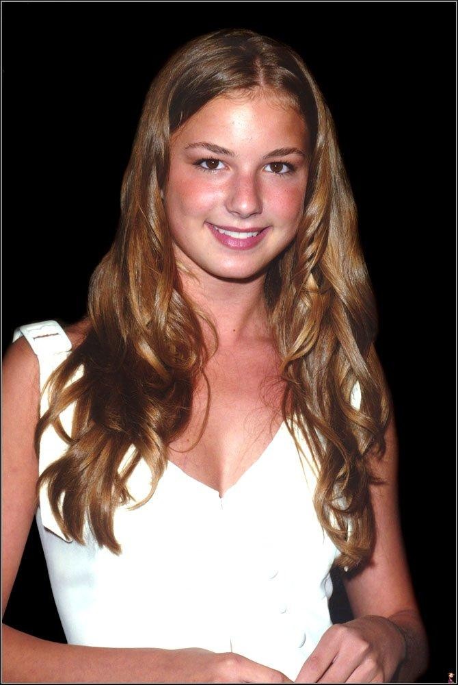 emily-vancamp-nude-sexy-16 Emily-VanCamp-Nude-Sexy-16