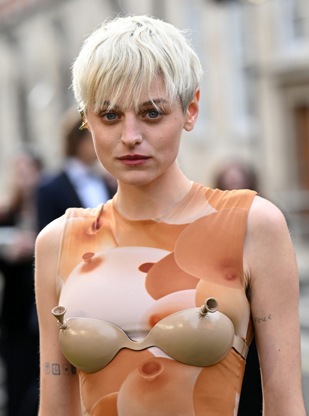 emma-corrin-no-sexy-thefappening-cfd-2 Emma Corrin Bigender