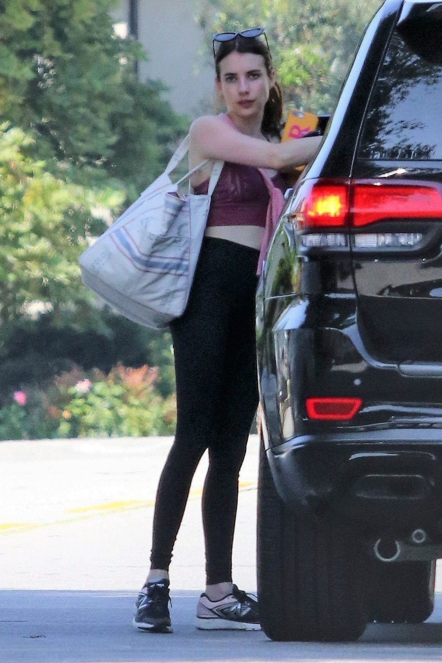 emma-roberts-sexy-in-la-14 emma roberts sexy in la 14