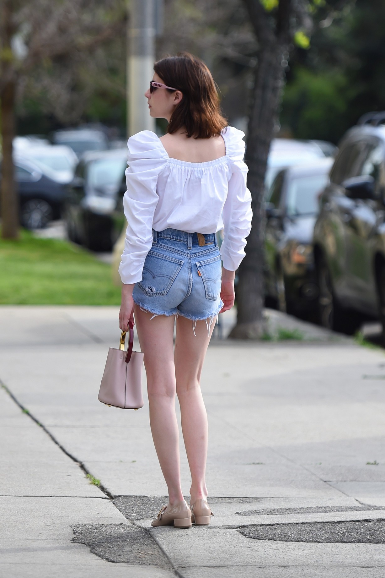 emma-roberts-sexy-legs-18-1 Emma Roberts Sexy Legs