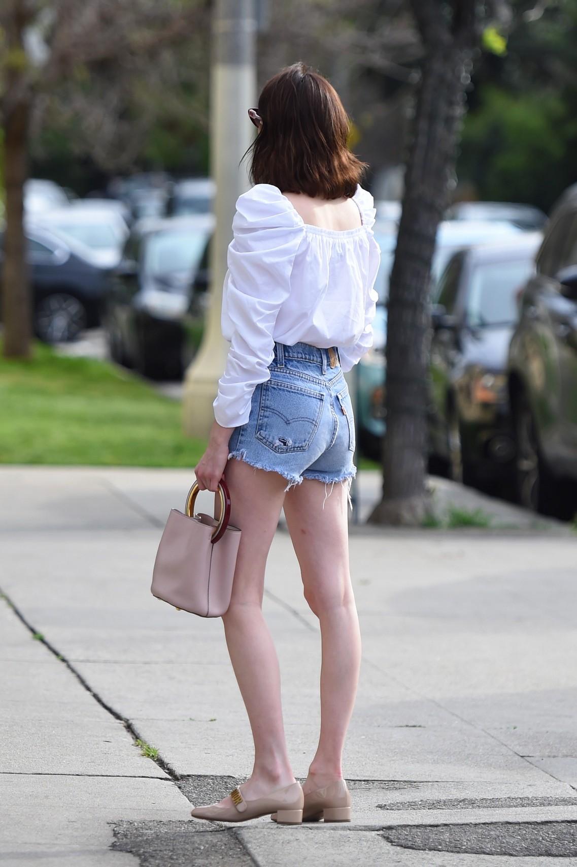 emma-roberts-sexy-legs-6 emma roberts sexy legs 6