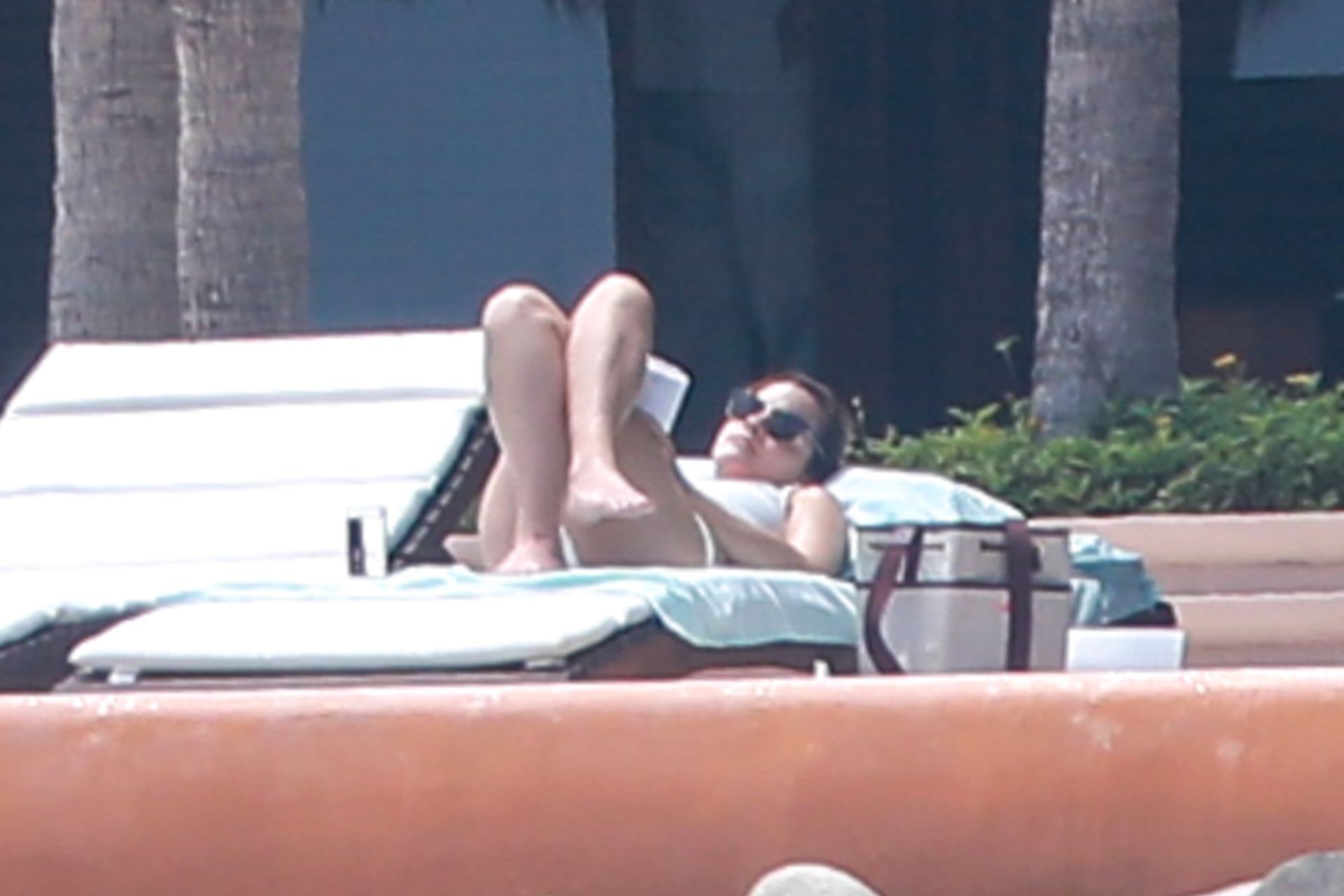 emma-watson-sexy-bikini-30 emma watson sexy bikini 30