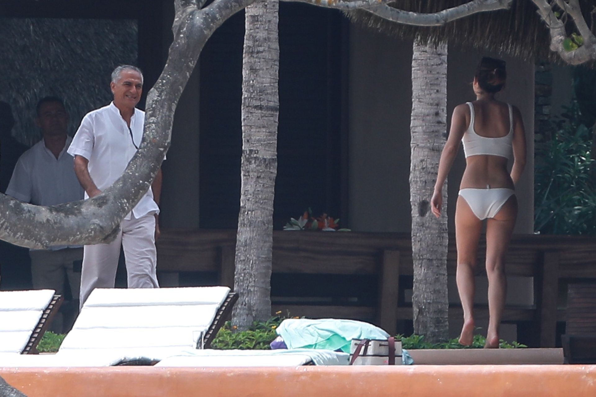 emma-watson-sexy-bikini-4 emma watson sexy bikini 4