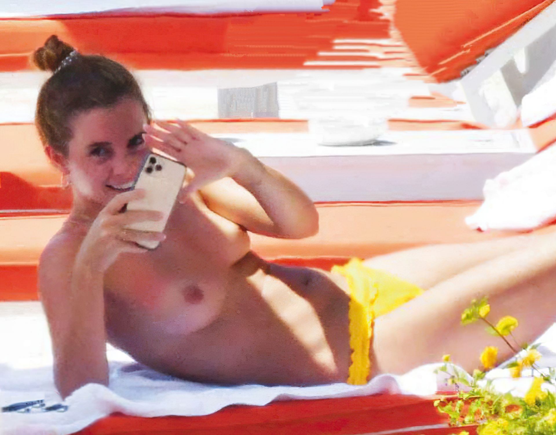 emma-watson-took-off-her-top-and-shamelessly-showed-her-small-naked-tits-thefappening-cfd-14 Emma Watson Took Off Her Top And Shamelessly Showed Her Small Naked Tits