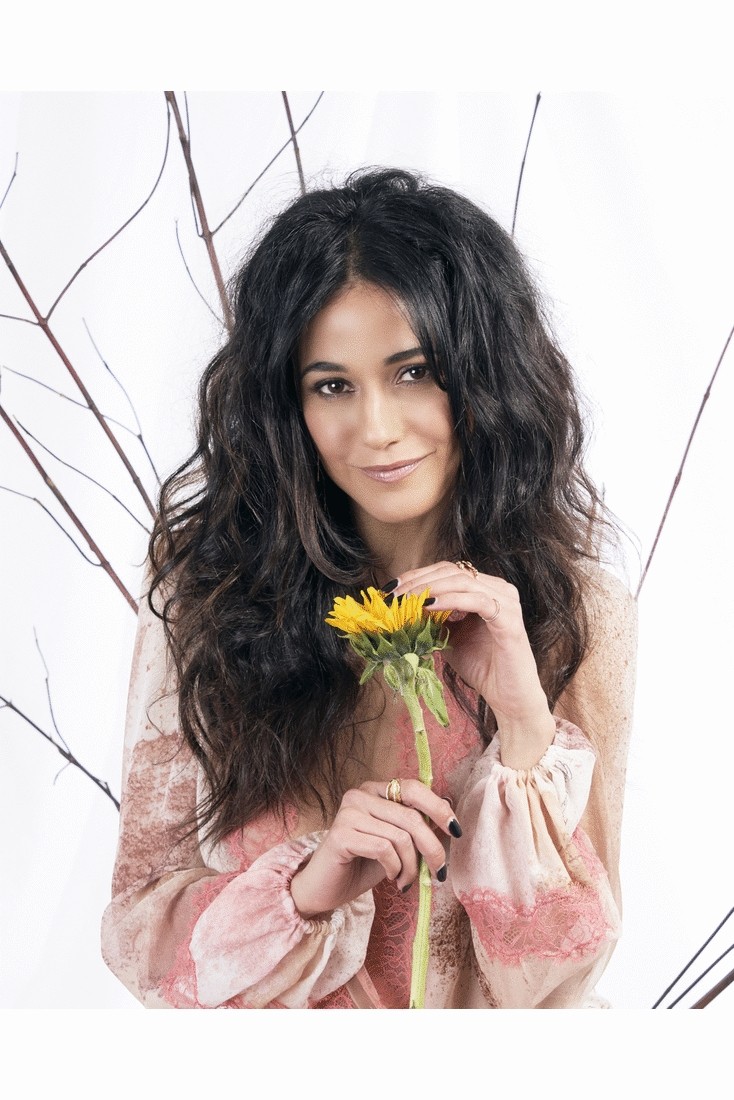 emmanuelle-chriqui-sexy-tits-17 emmanuelle chriqui sexy tits 17