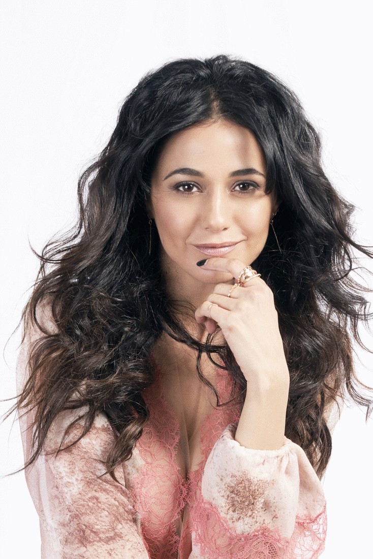 emmanuelle-chriqui-sexy-tits-19 emmanuelle chriqui sexy tits 19