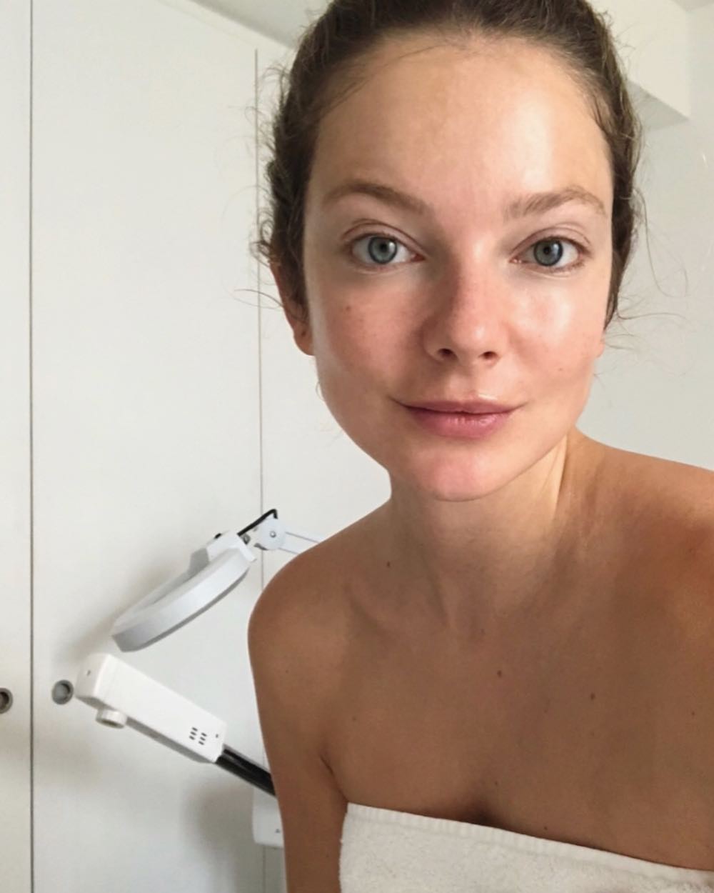 eniko-mihalik-nude-topless-3 eniko mihalik nude topless 3