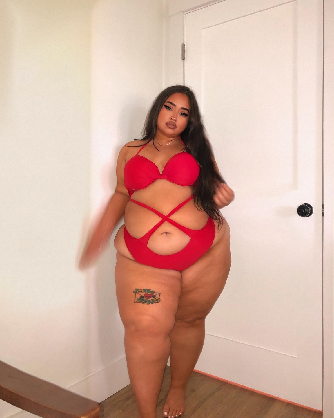 erika-lipps-sexy-in-lingerie-thefappening-cfd-11 Erika Lipps Legs Sexy