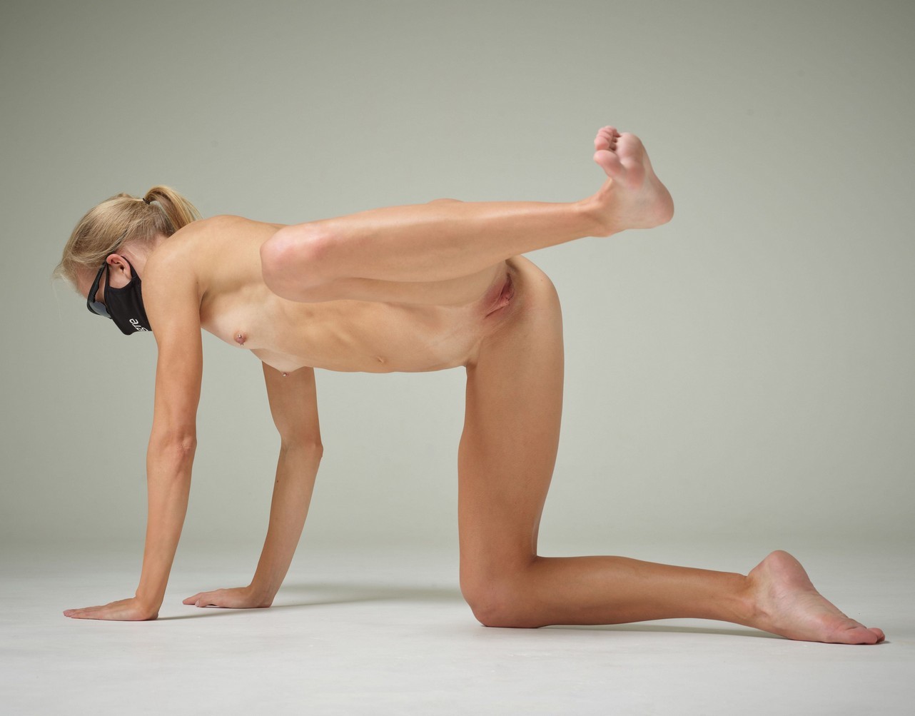 fitness-model-lucy-nude-thefappening-cfd-2 Fitness Model Lucy Nude