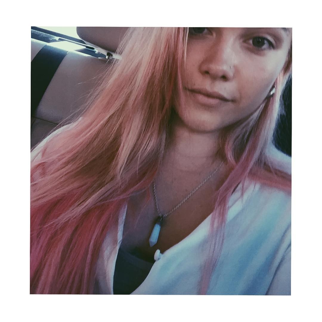 florence-pugh-hottest-selfie-thefappening-cfd-5 florence pugh hottest selfie thefappening cfd 5