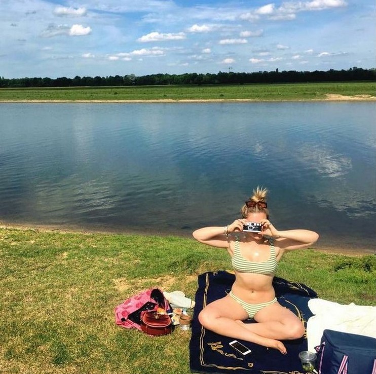 florence-pugh-in-a-bikini-thefappening-cfd-15 florence pugh in a bikini thefappening cfd 15