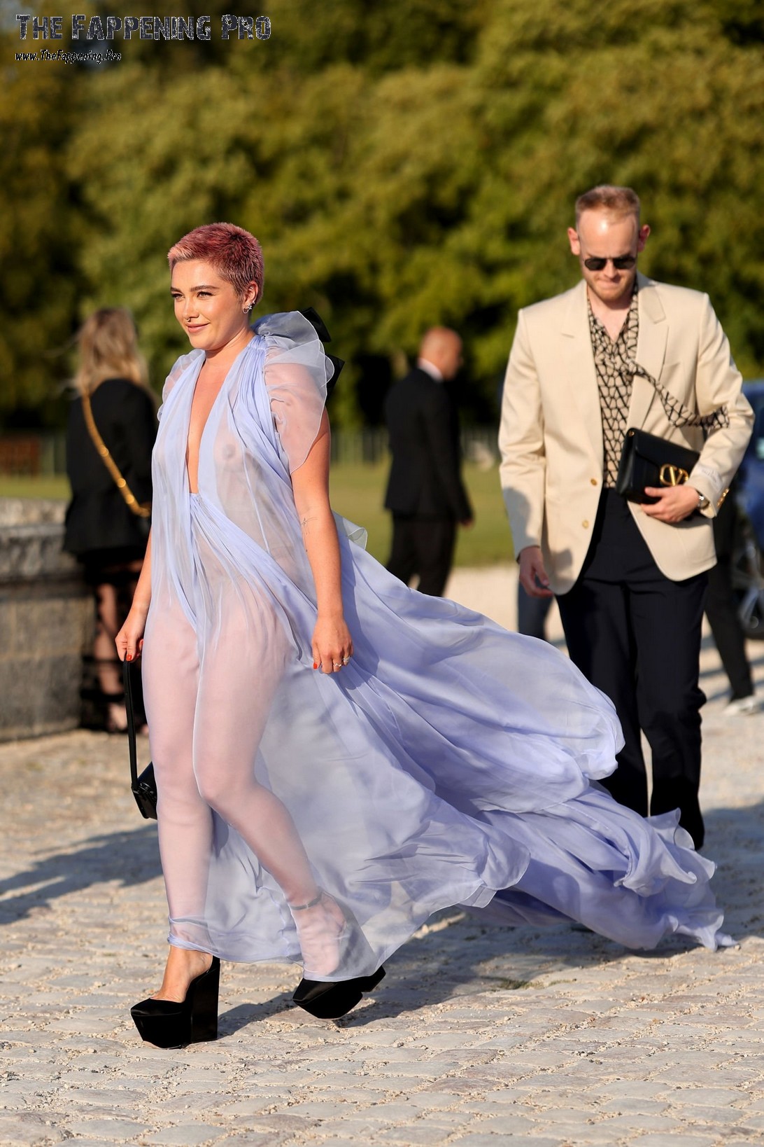 florence-pugh-tits-thefappening-cfd-6 florence pugh tits thefappening cfd 6