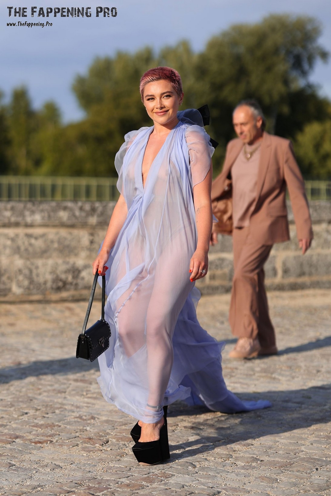 florence-pugh-tits-thefappening-cfd-7 Florence Pugh See Through Nudity