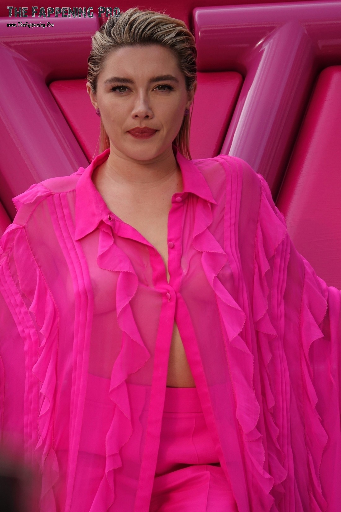 florence-pugh-topless-thefappening-cfd-4 florence pugh topless thefappening cfd 4
