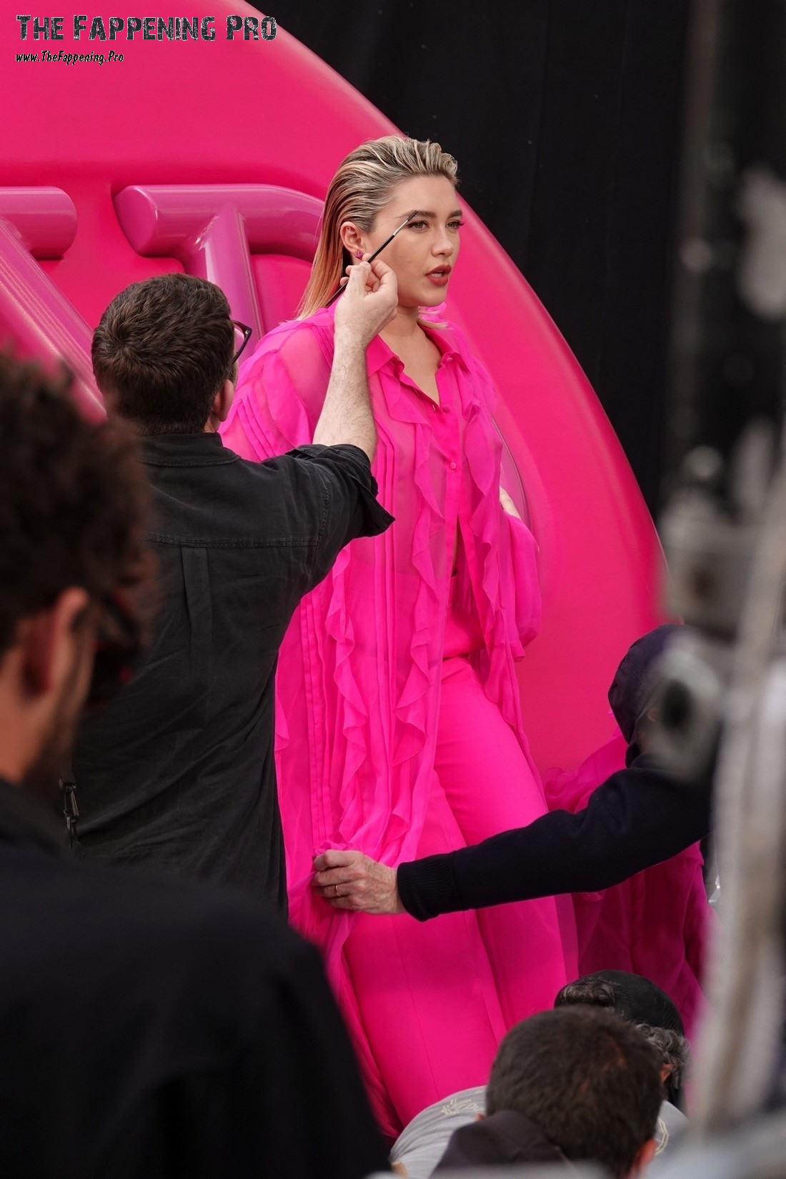 florence-pugh-topless-thefappening-cfd-5 florence pugh topless thefappening cfd 5