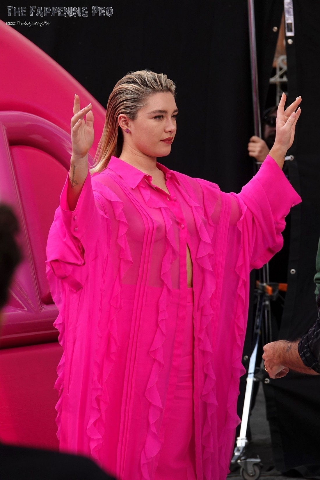 florence-pugh-topless-thefappening-cfd-7 florence pugh topless thefappening cfd 7