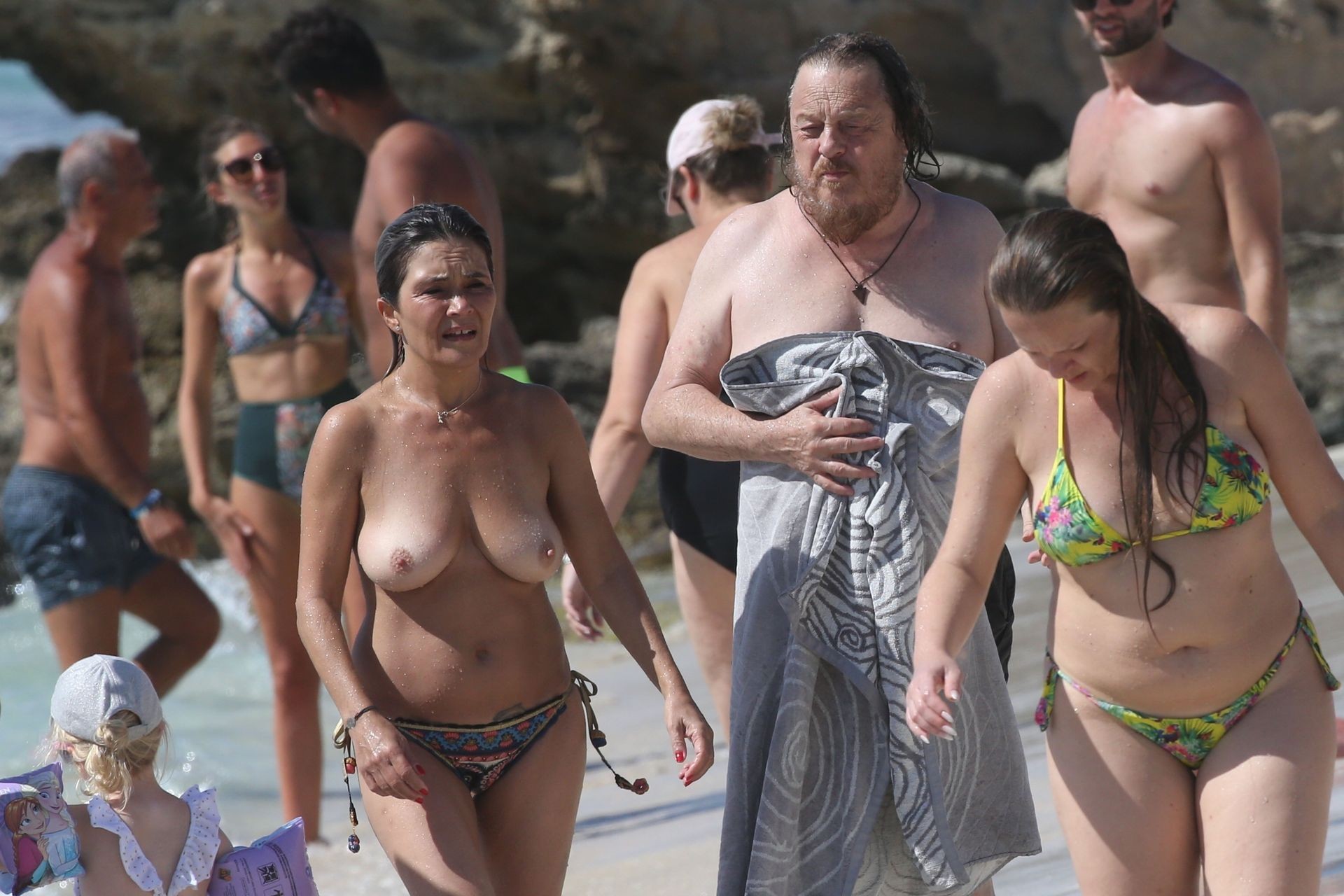 francesca-mozer-topless-thefappening-pro-4 francesca mozer topless thefappening pro 4