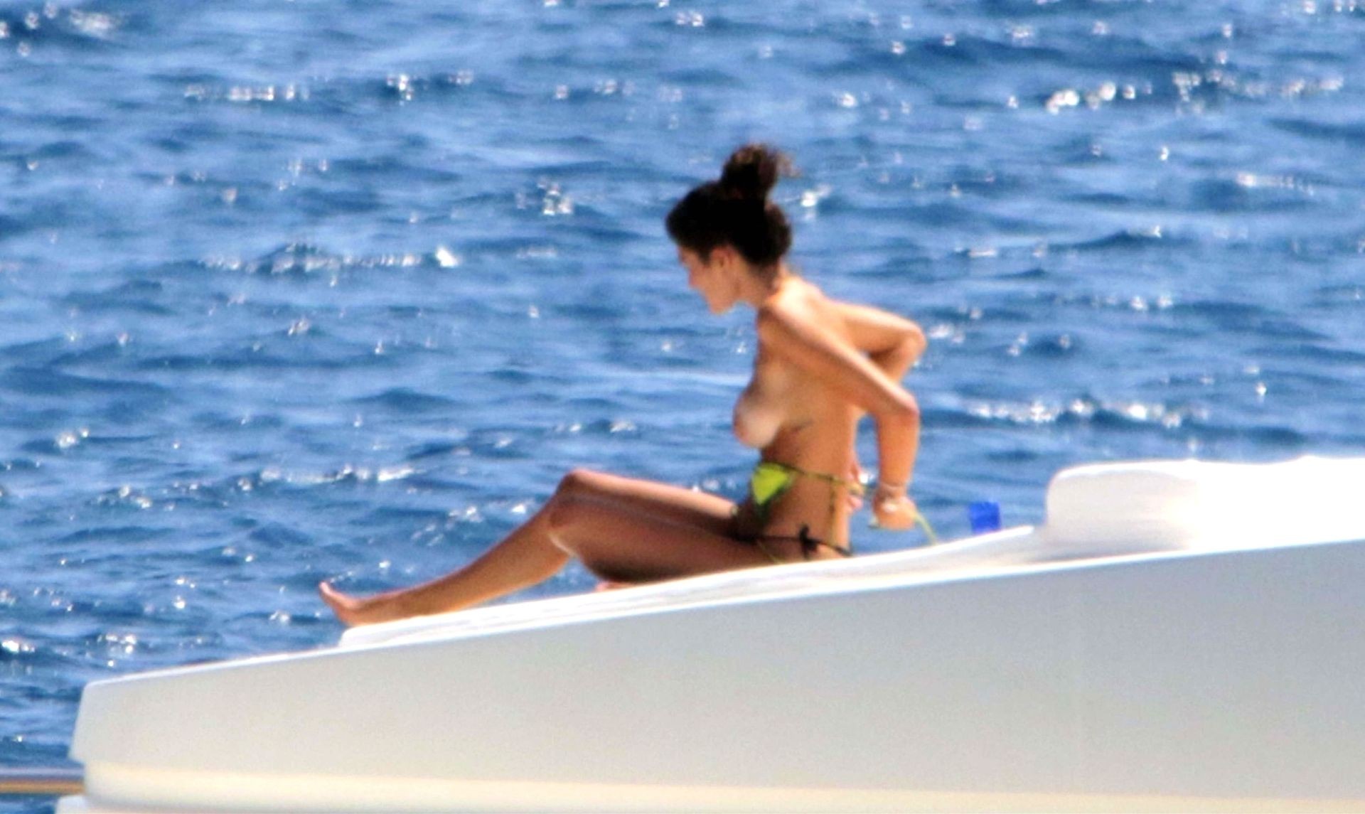 francesca-sofia-novello-nude-thefappening-cfd-23 Francesca Sofia Novello Topless with Valentino Rossi