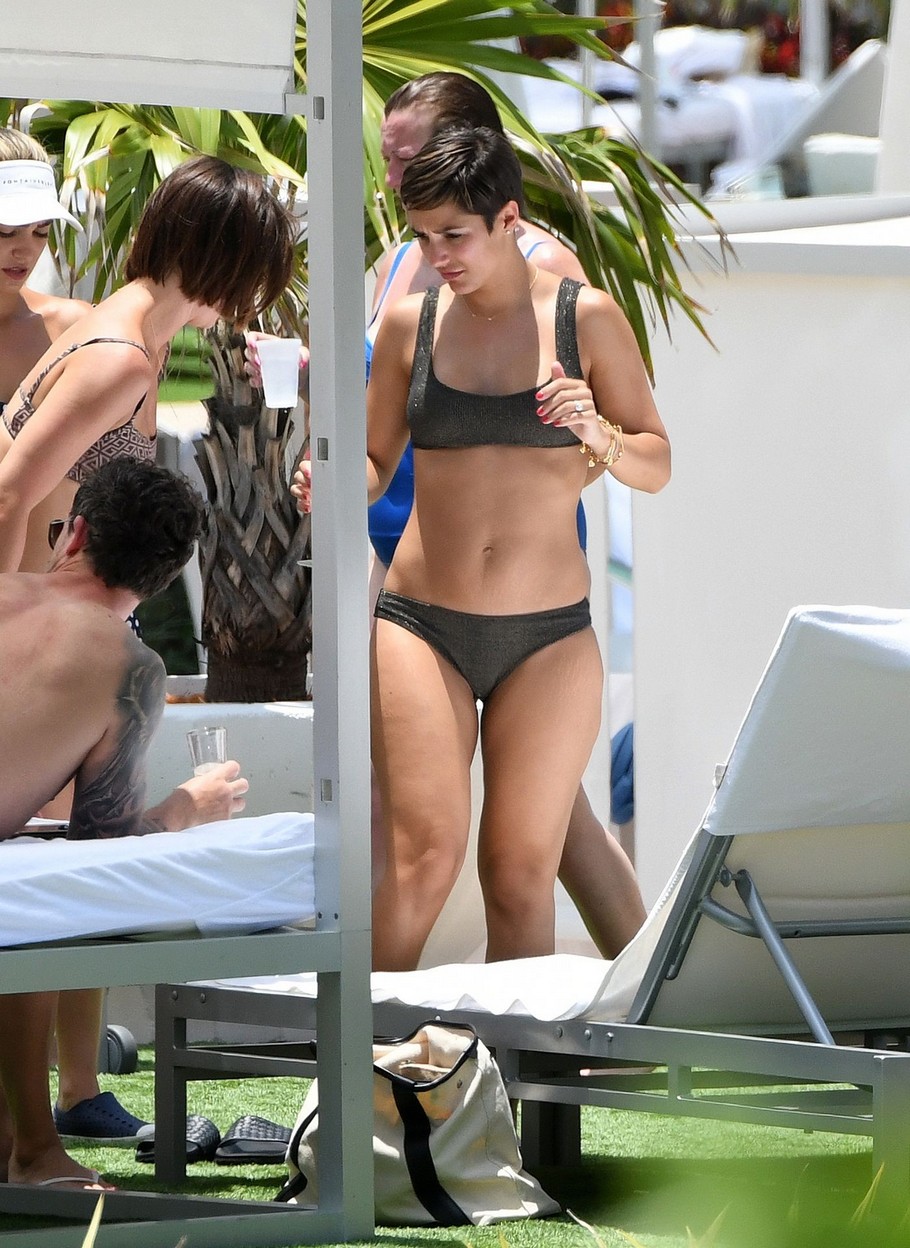 frankie-bridge-revealing-bikini-new-huge-ass-4 frankie bridge revealing bikini new huge ass 4
