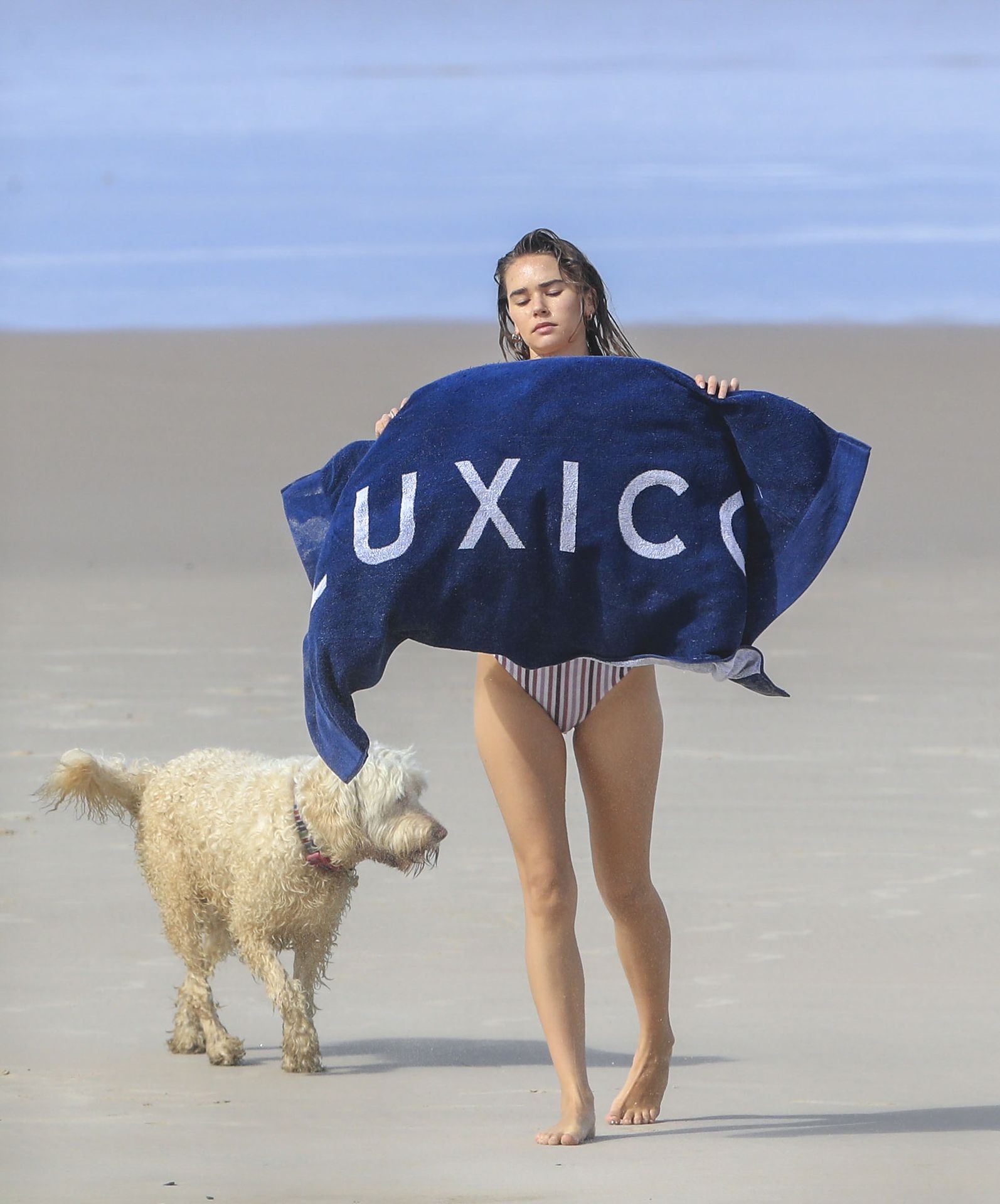 gabriella-brooks-in-a-sexy-bikini-with-liam-hemsworth-thefappening-pro-20 gabriella brooks in a sexy bikini with liam hemsworth thefappening pro 20