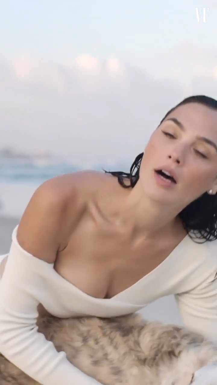 gal-gadot-sexy-for-vanity-fair-thefappeningpro-15 gal gadot sexy for vanity fair thefappeningpro 15
