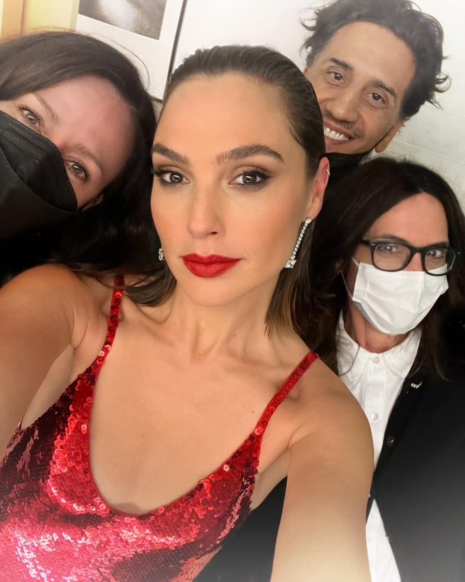 gal-gadot-sexy-red-notice-thefappening-cfd-22 Gal Gadot Cleavage