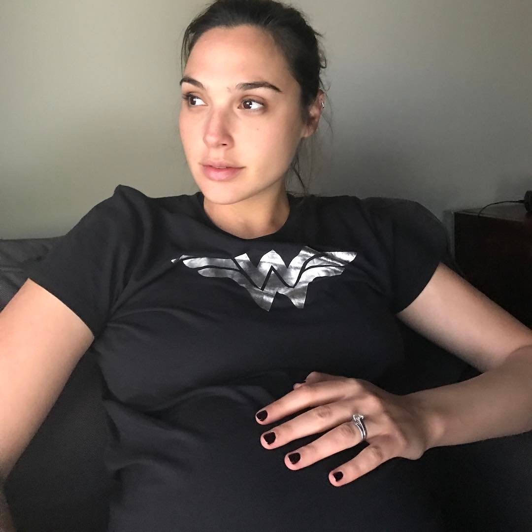 gal-gadot-sexy-wonder-woman-19 gal gadot sexy wonder woman 19