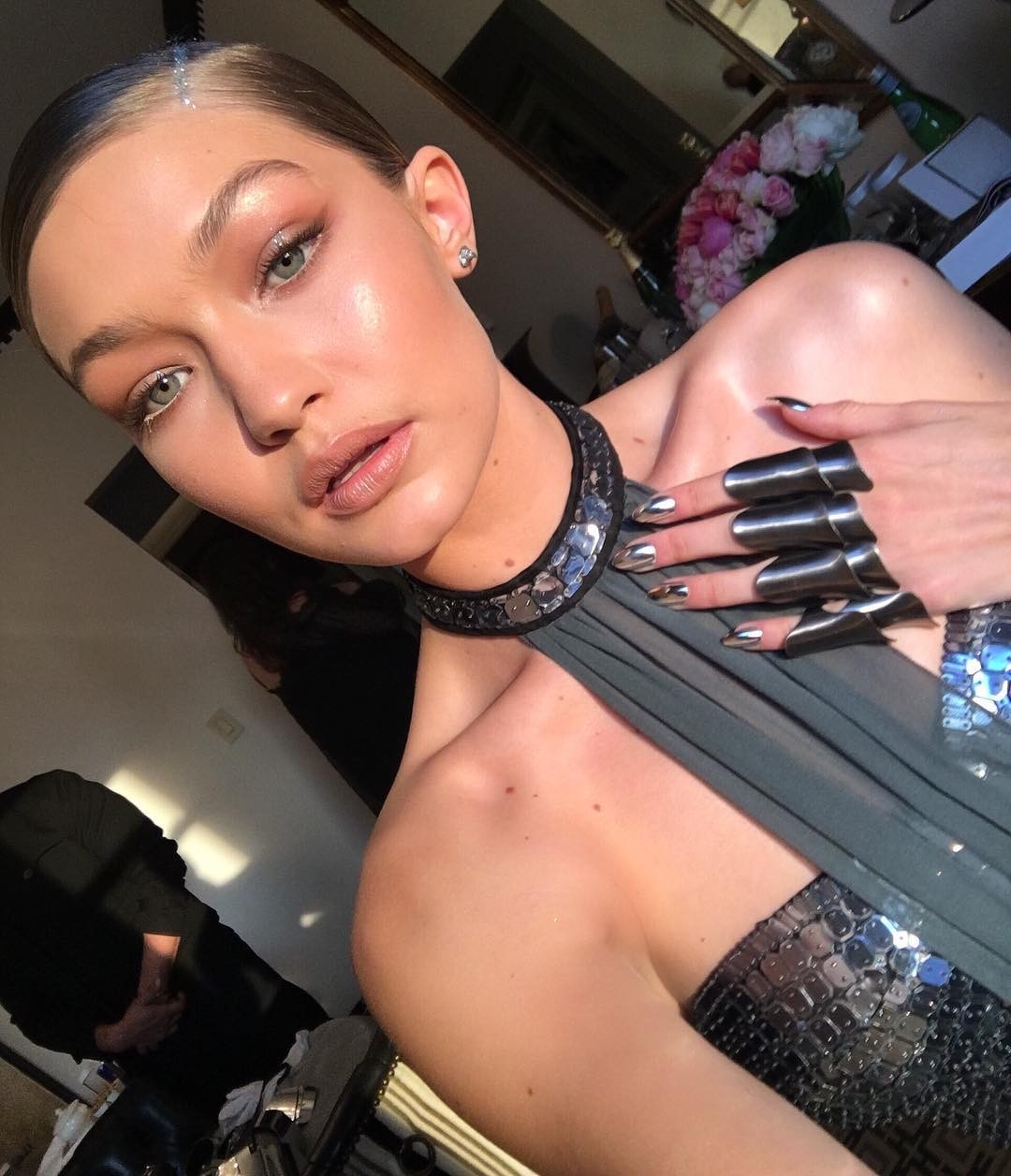 gigi-hadid-nude-sexy-21 gigi-hadid-nude-sexy-21