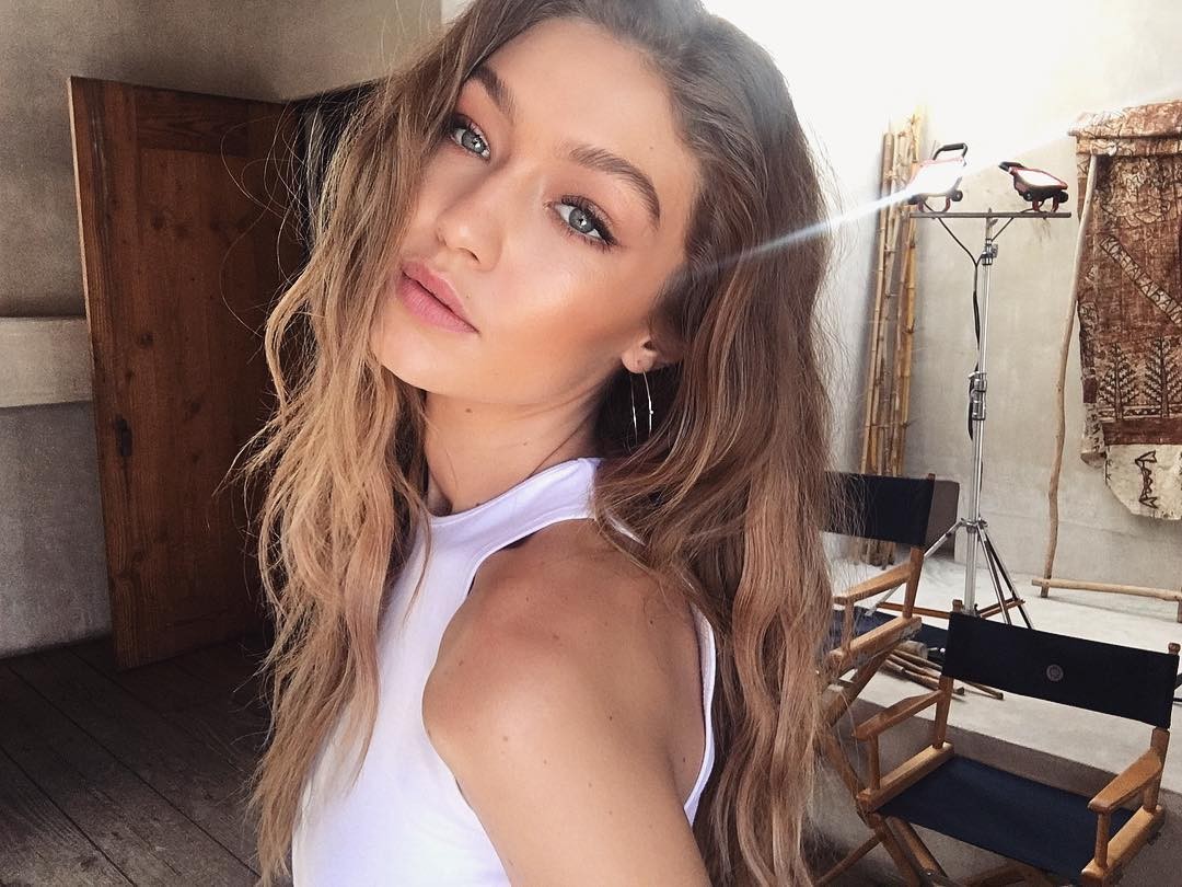 gigi-hadid-nude-sexy-39 gigi-hadid-nude-sexy-39