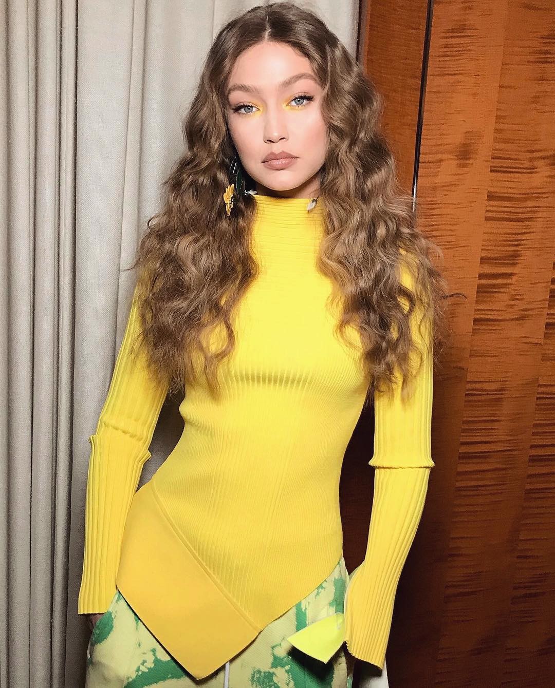 gigi-hadid-sexy-vogue-arabia-21 gigi hadid sexy vogue arabia 21