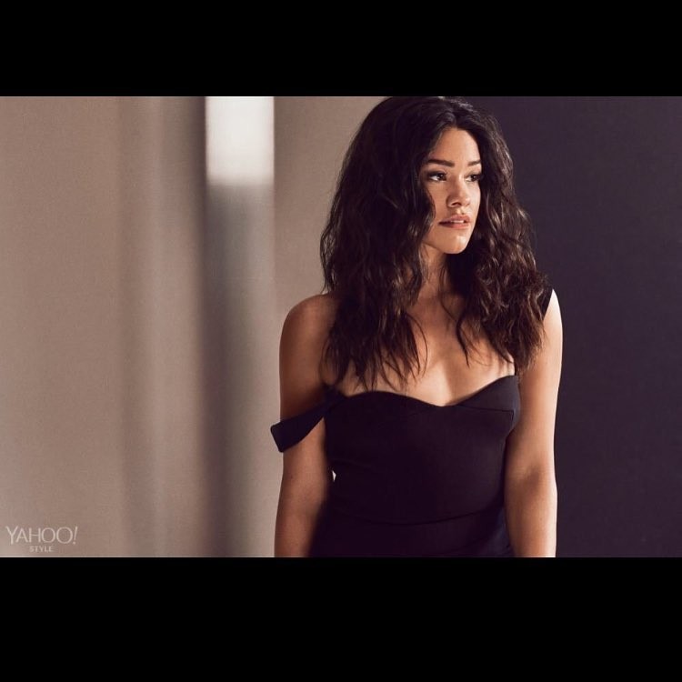 gina-rodriguez-nude-sexy-4 gina-rodriguez-nude-sexy-4