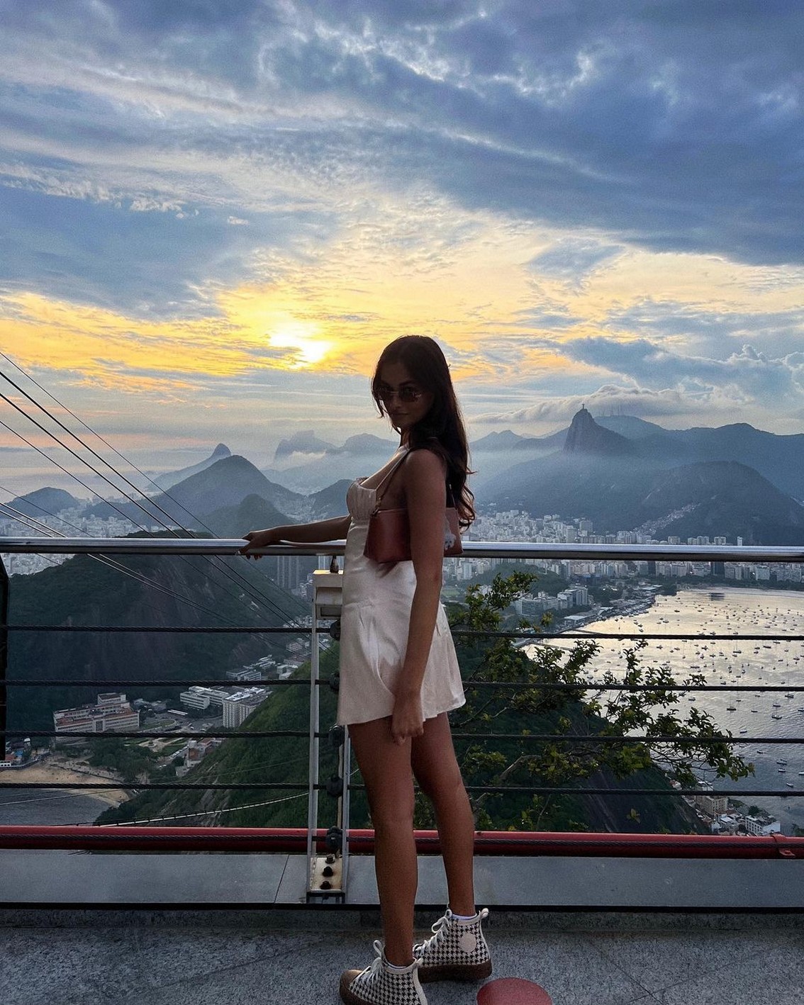 gizele-oliveira-sexy-legs-thefappening-cfd-3 Gizele Oliveira Hot