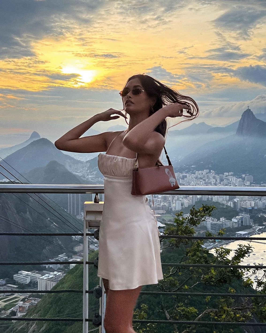 gizele-oliveira-sexy-legs-thefappening-cfd-5 Gizele Oliveira Fappening