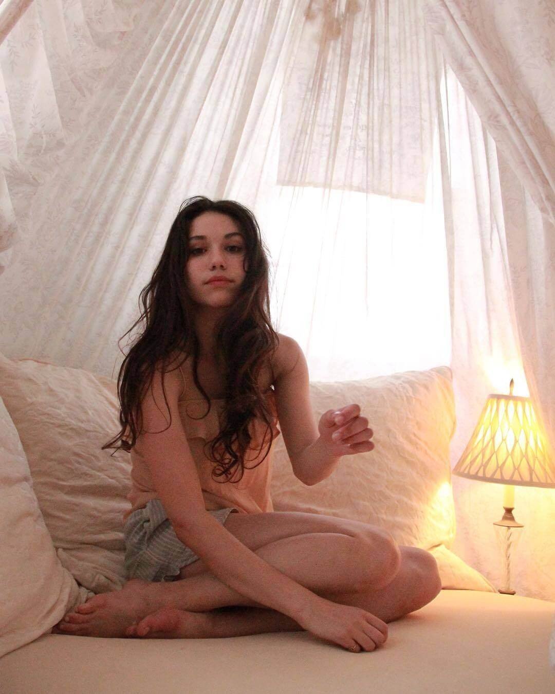 grace-caroline-currey-feet-thefappening-cfd-3 grace caroline currey feet thefappening cfd 3