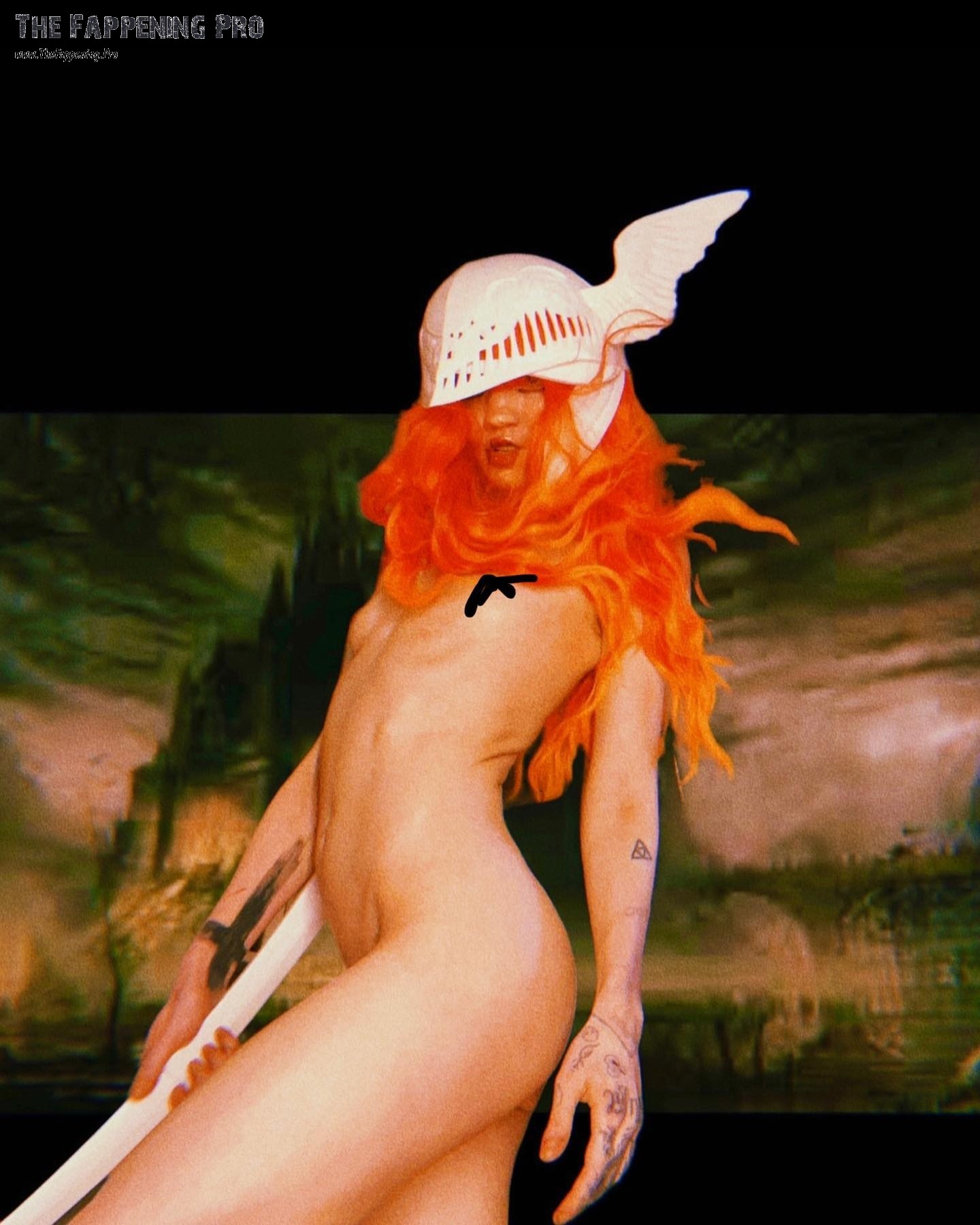 grimes-nude-sexy-thefappening-cfd-16 grimes nude sexy thefappening cfd 16