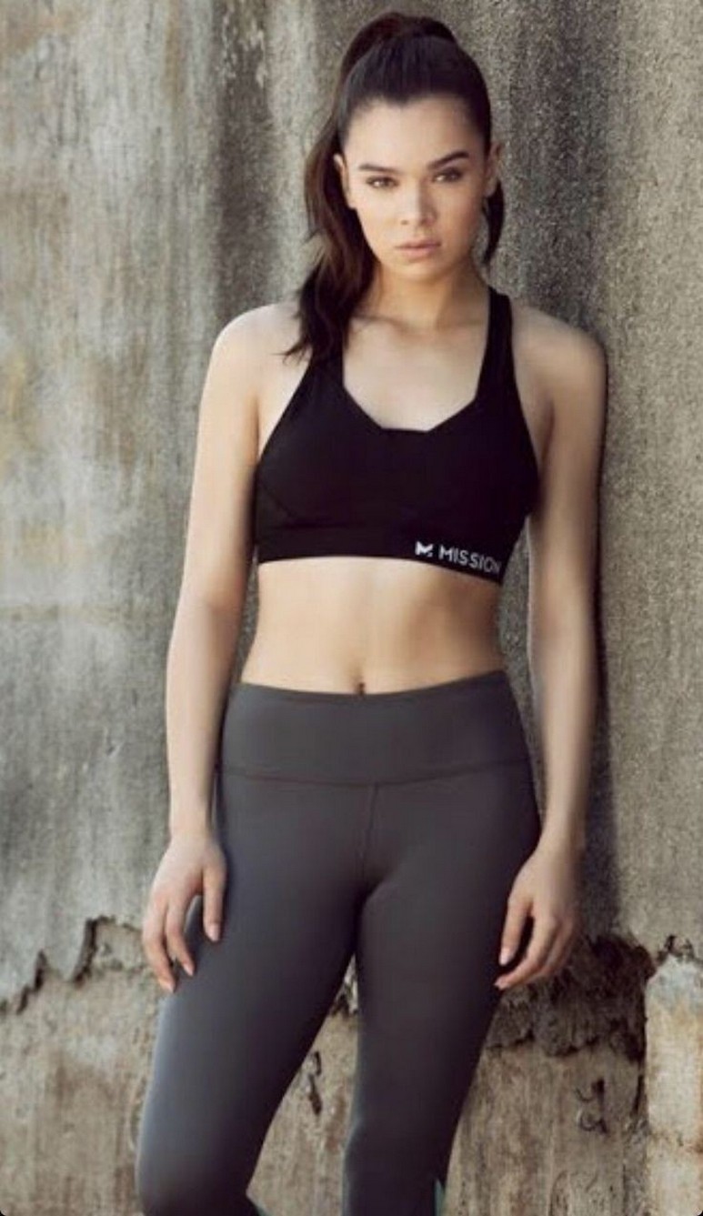 hailee-steinfeld-cameltoe-thefappening-cfd-2 Hailee Steinfeld Cameltoe n LEggings