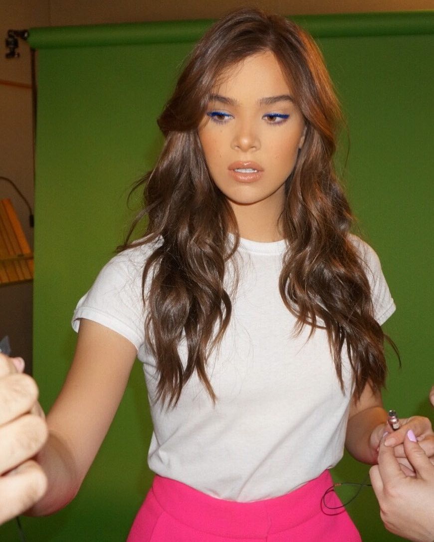 hailee-steinfeld-nude-sexy-20 hailee steinfeld nude sexy 20