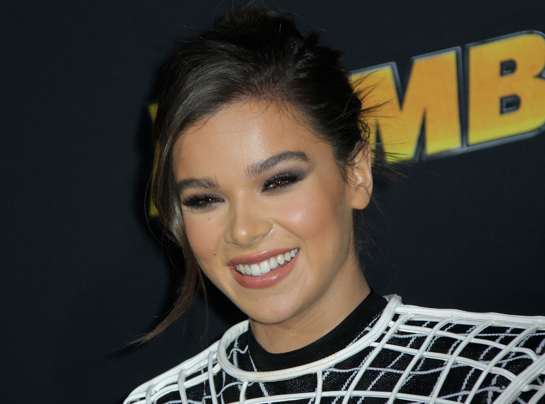 hailee-steinfeld-sexy-feet-40 hailee steinfeld sexy feet 40